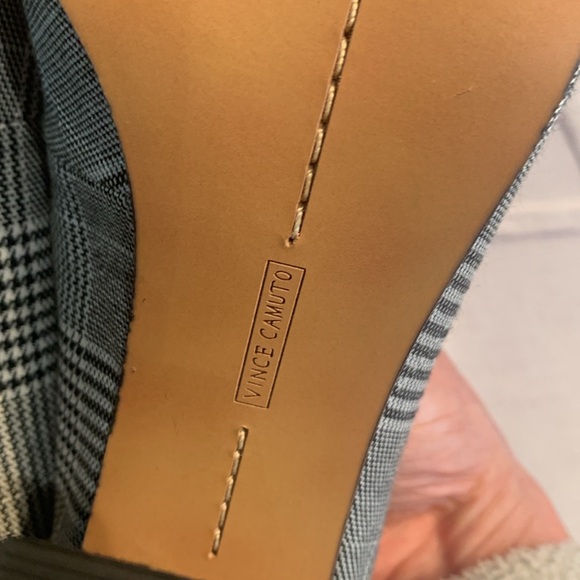 Vince Camuto heels - Picture 7 of 9